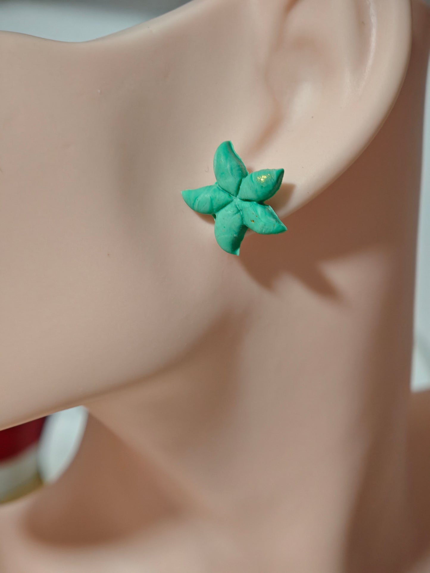 Boucles d’oreilles - Étoile de mer verte et blanche (argile polymère)