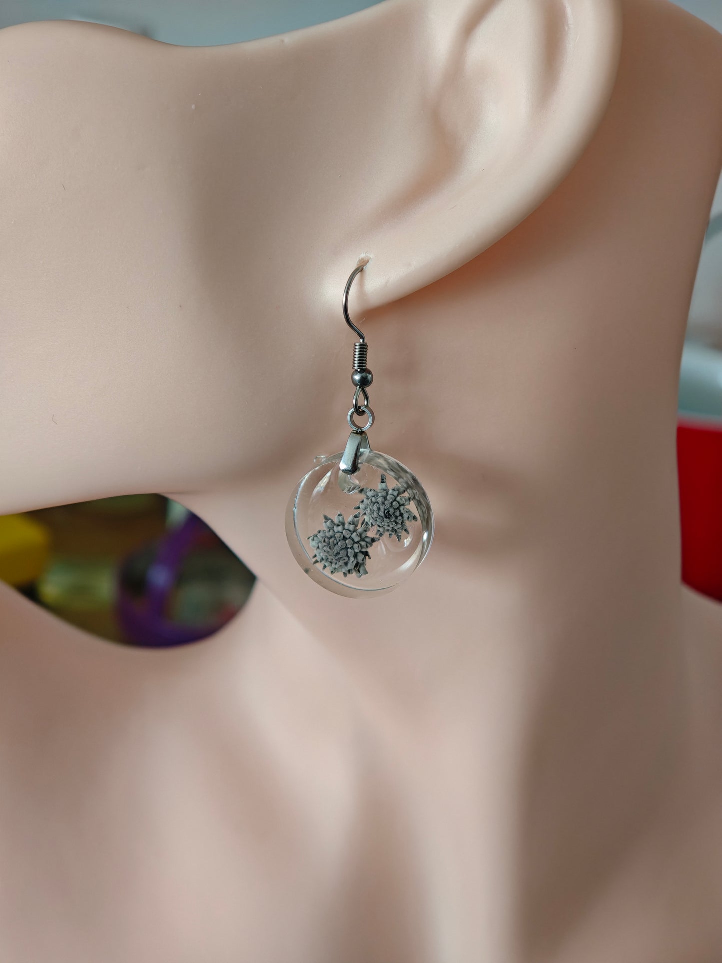 🌿 Boucles d’oreilles uniques en résine époxy et éléments naturels 🌿