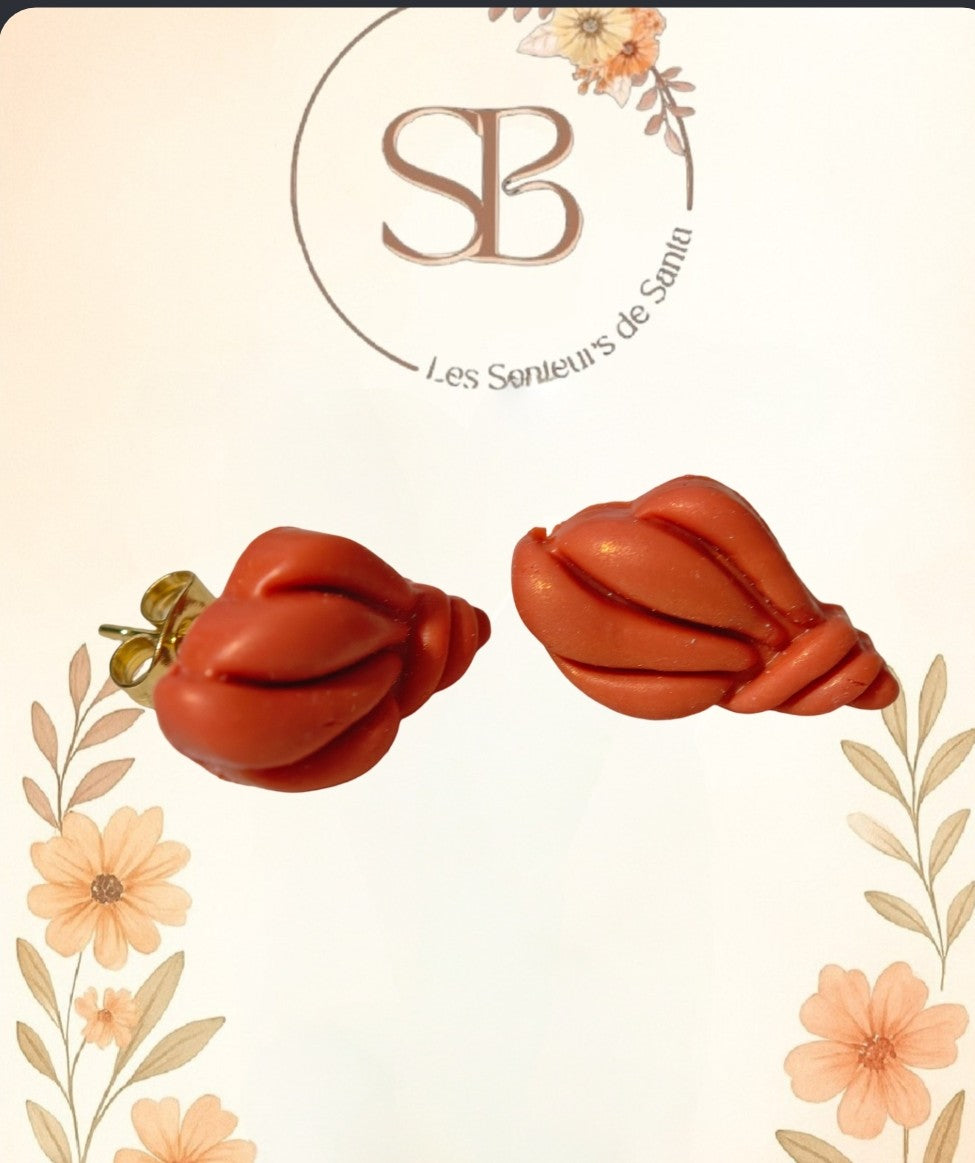 Boucles d’oreilles clou -  Coquillage (argile polymère)