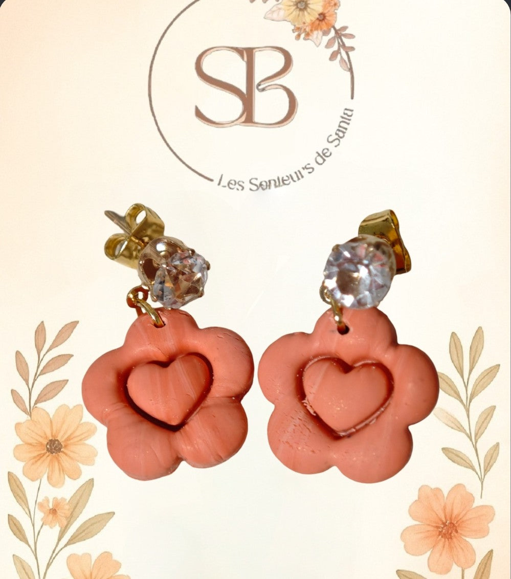 Boucles d’oreilles clou pendantes – cœur roses
