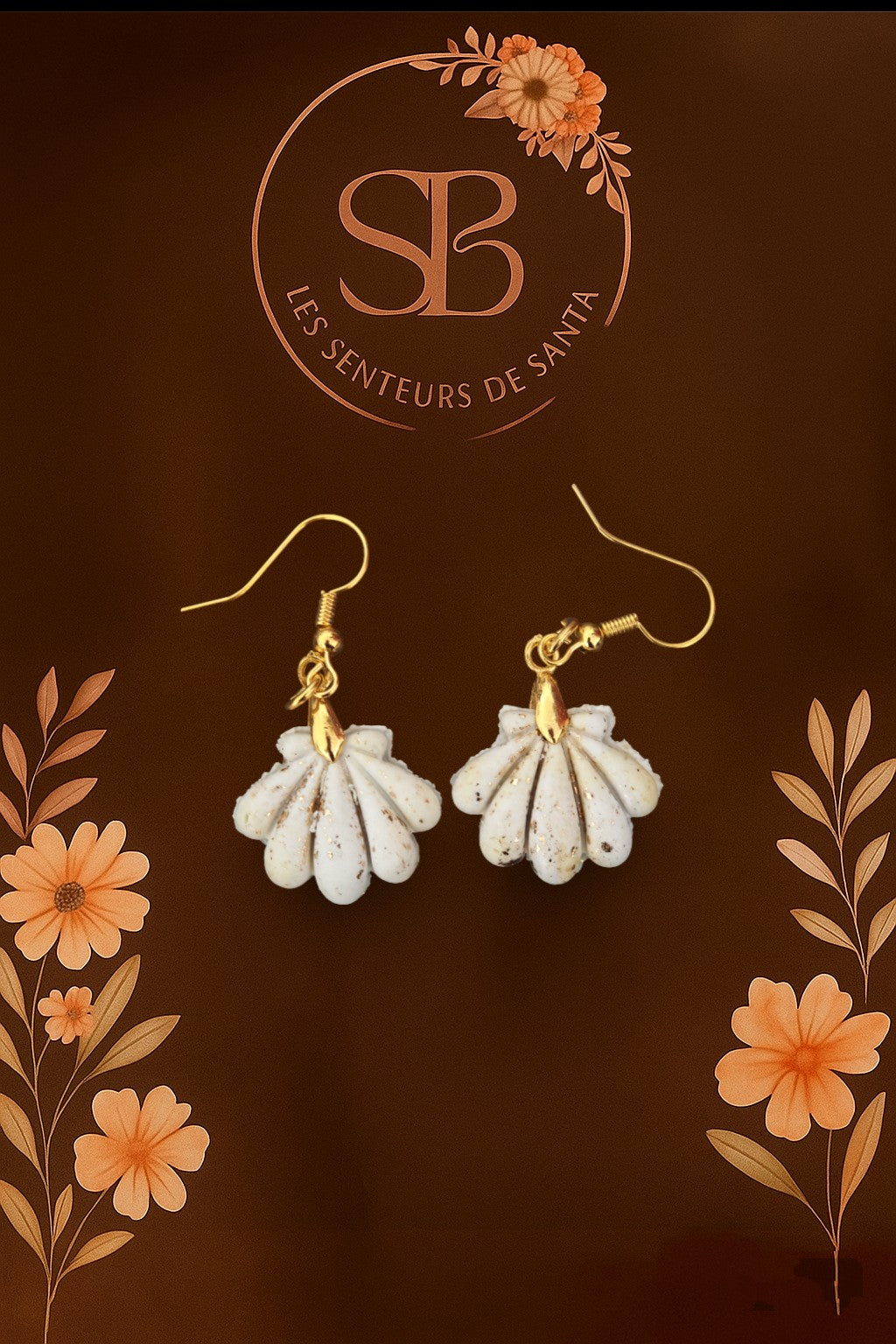 Boucles d’oreilles pendantes - Coquillage blanche beige doré (argile polymère)