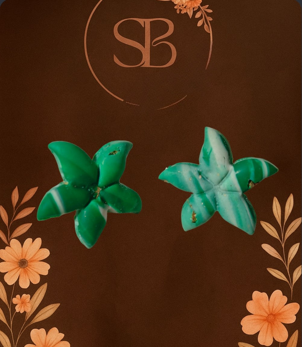 Boucles d’oreilles - Étoile de mer verte et blanche (argile polymère)